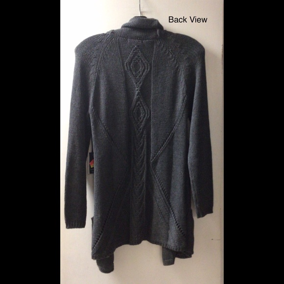 🌟 Cardigan With Embroidered Back - Picture 4 of 6